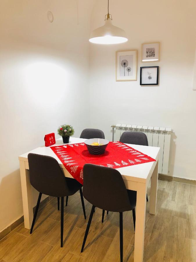 Apartman Tina โนวีซาด ภายนอก รูปภาพ